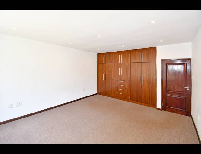 3 BEDROOM APARTMENT FOR SALE IN BIRDHAVEN